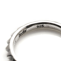 NARROW PYRAMID STUDS RING