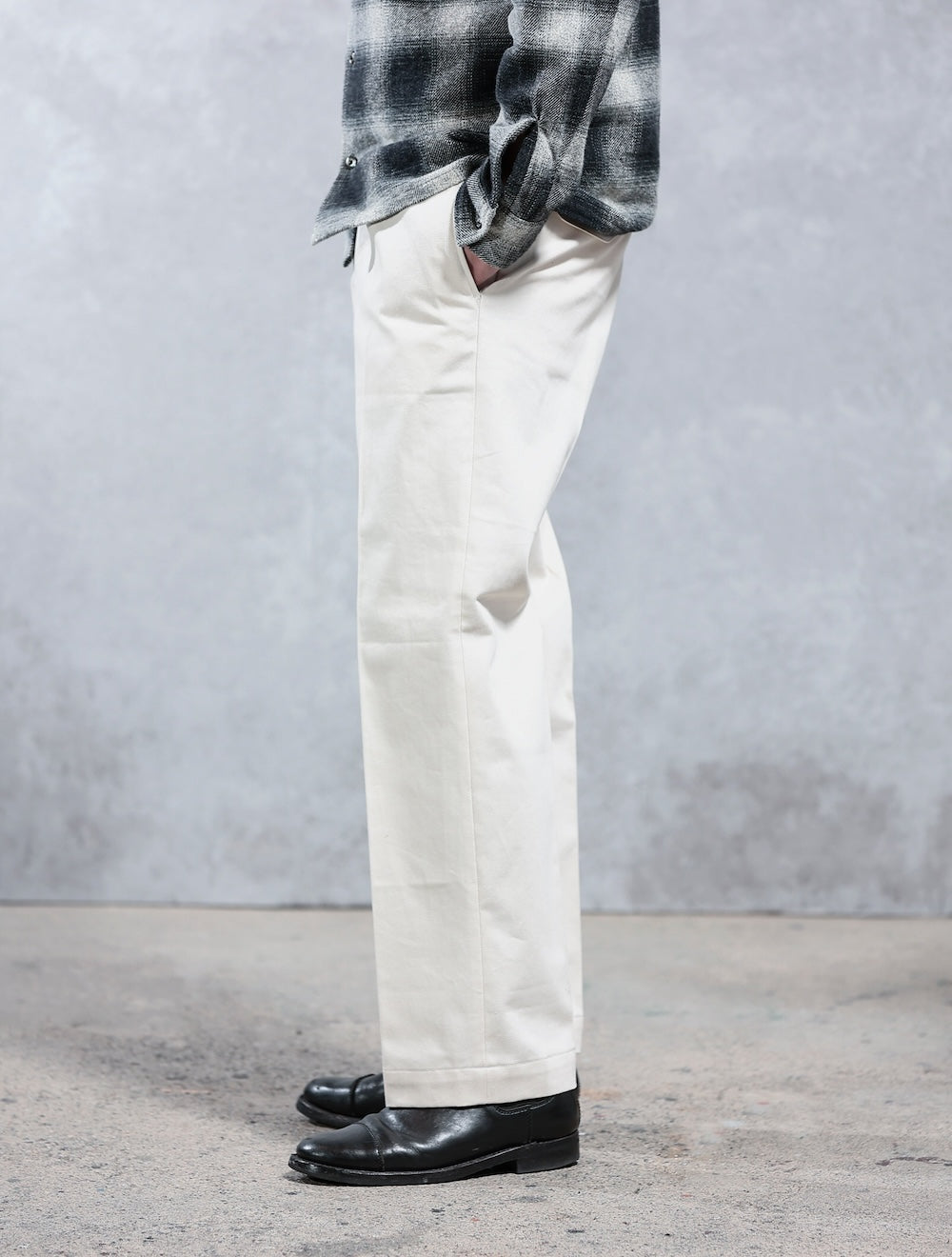 ACV-TR02KT SINGLE-PLEATED COTTON ARMY TROUSERS - IVORY - May club