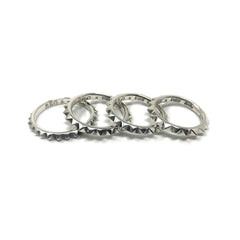 NARROW PYRAMID STUDS RING