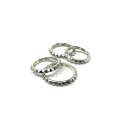 NARROW PYRAMID STUDS RING