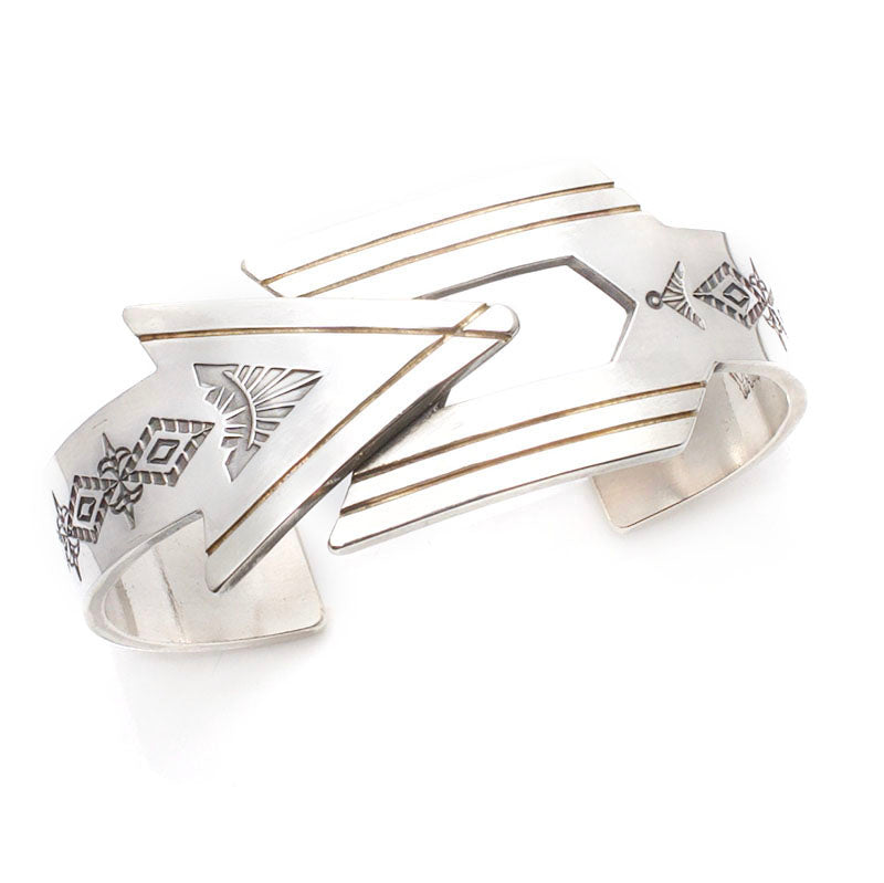 1303 ARROW BANGLE - May club