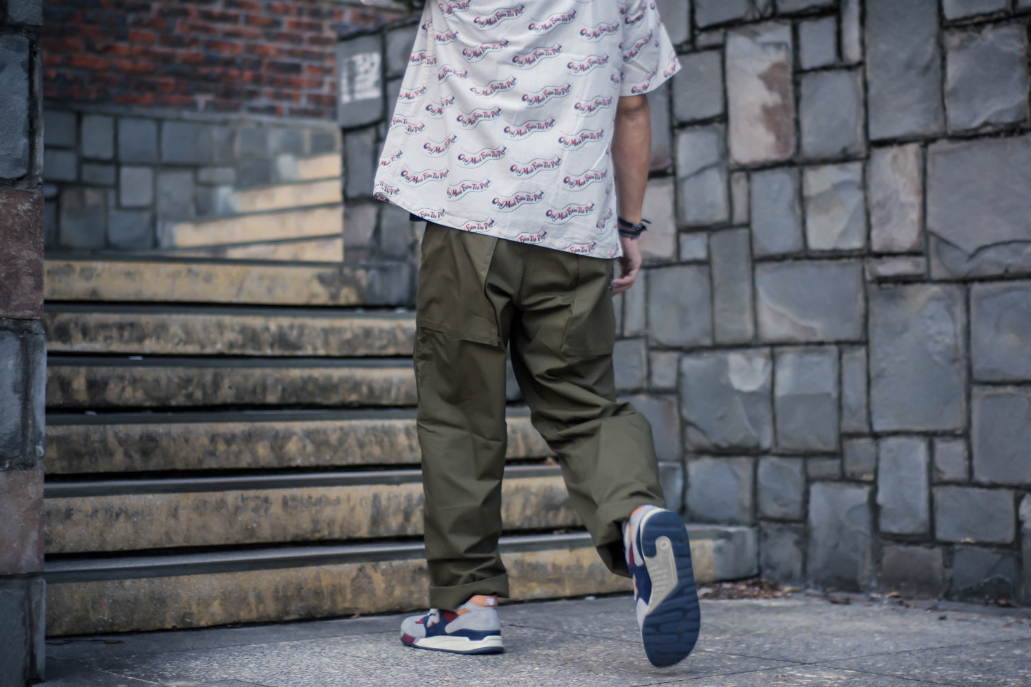 STAND UP PANTS - OLIVE - May club