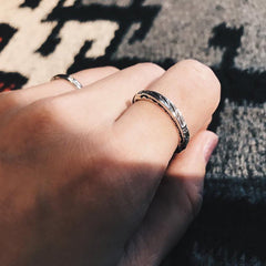 May club -【Chooke】ROUND STAMPING NARROW RING - THUNDER