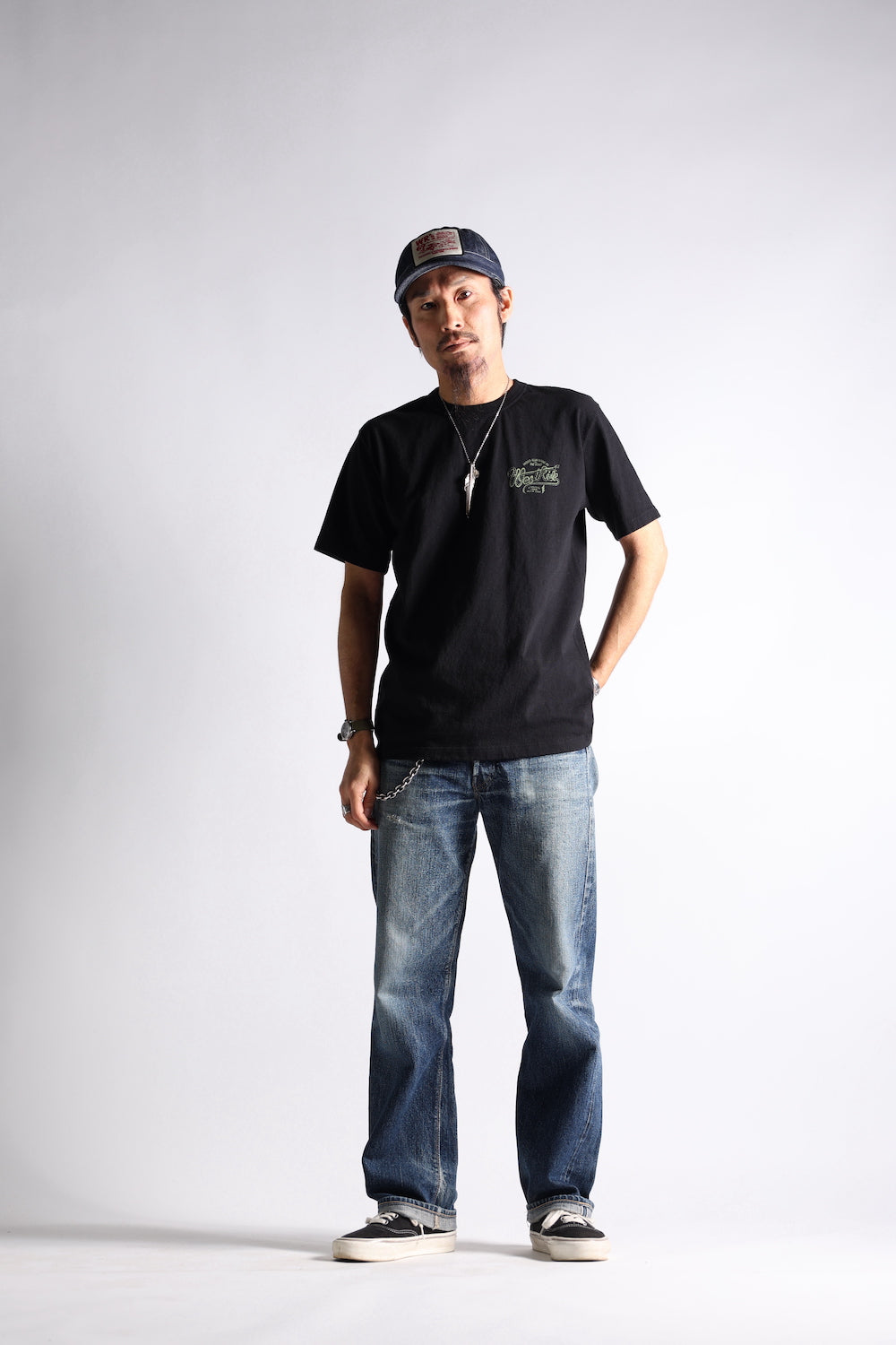 "PROUD GUARDIANS" TEE - BLACK