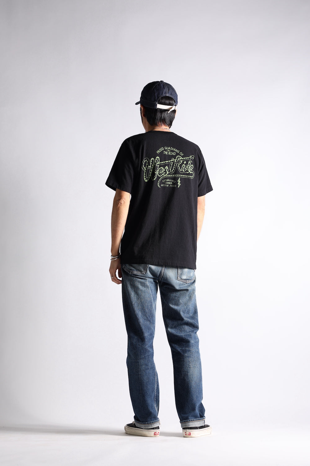 "PROUD GUARDIANS" TEE - BLACK