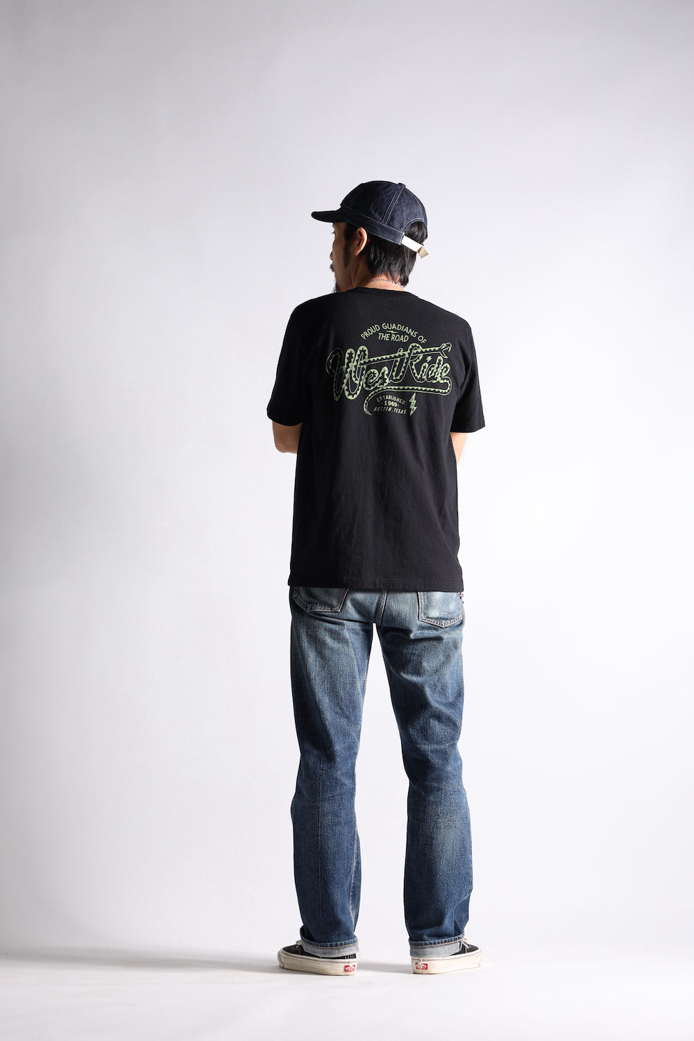 "PROUD GUARDIANS" TEE - BLACK