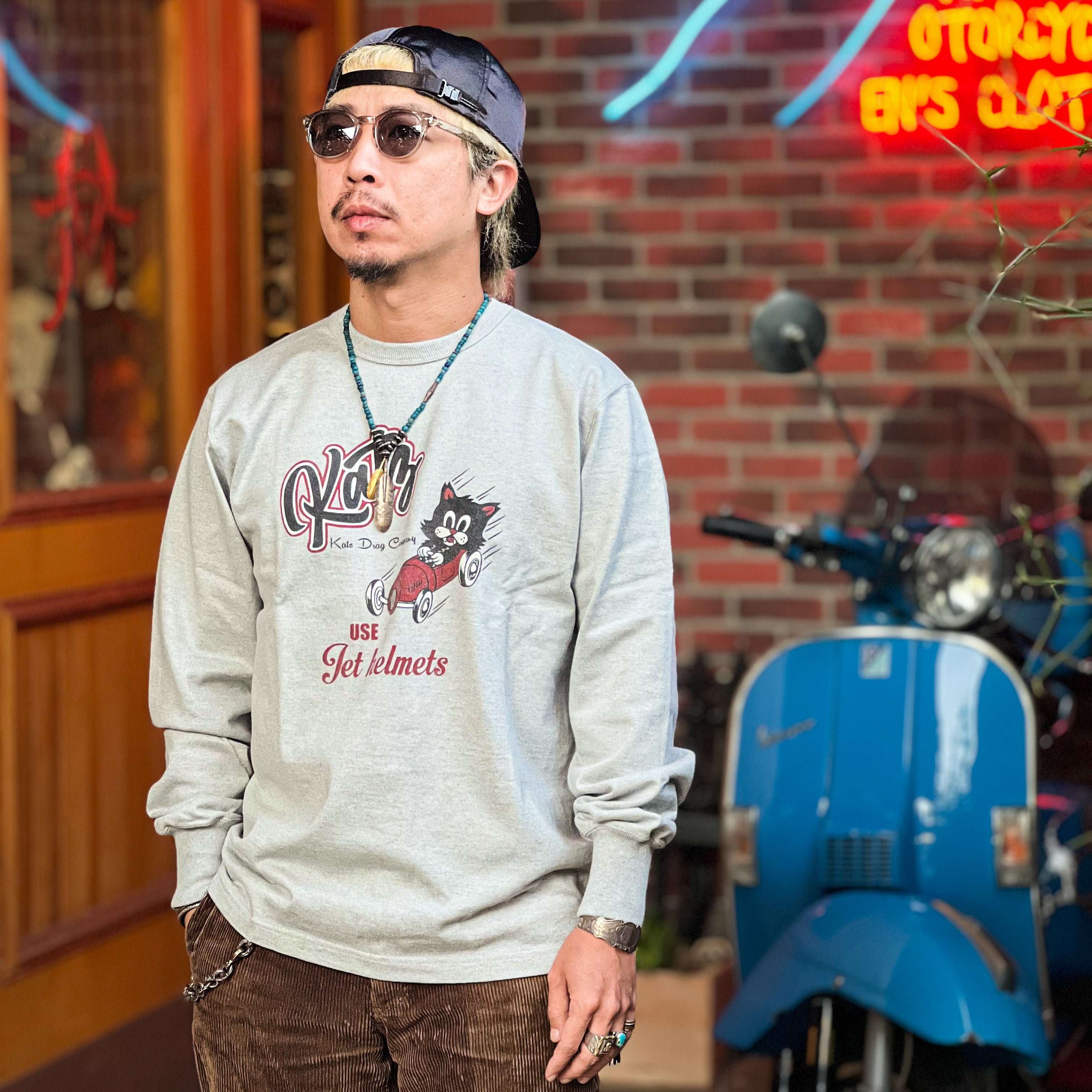 "LEAVE A TRACK" LONG SLEEVES TEE - BLACK