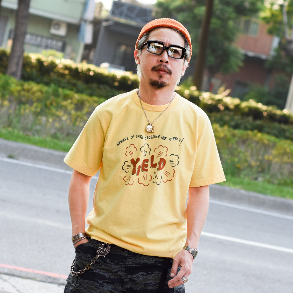 "YIELD" TEE - BANANA
