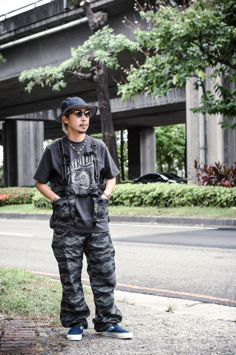 ON THE ROAD VEST - NIGHT TIGER