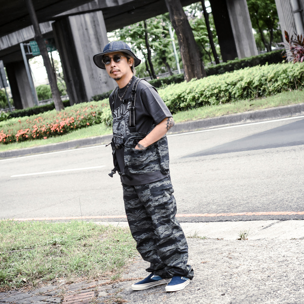 ON THE ROAD VEST - NIGHT TIGER
