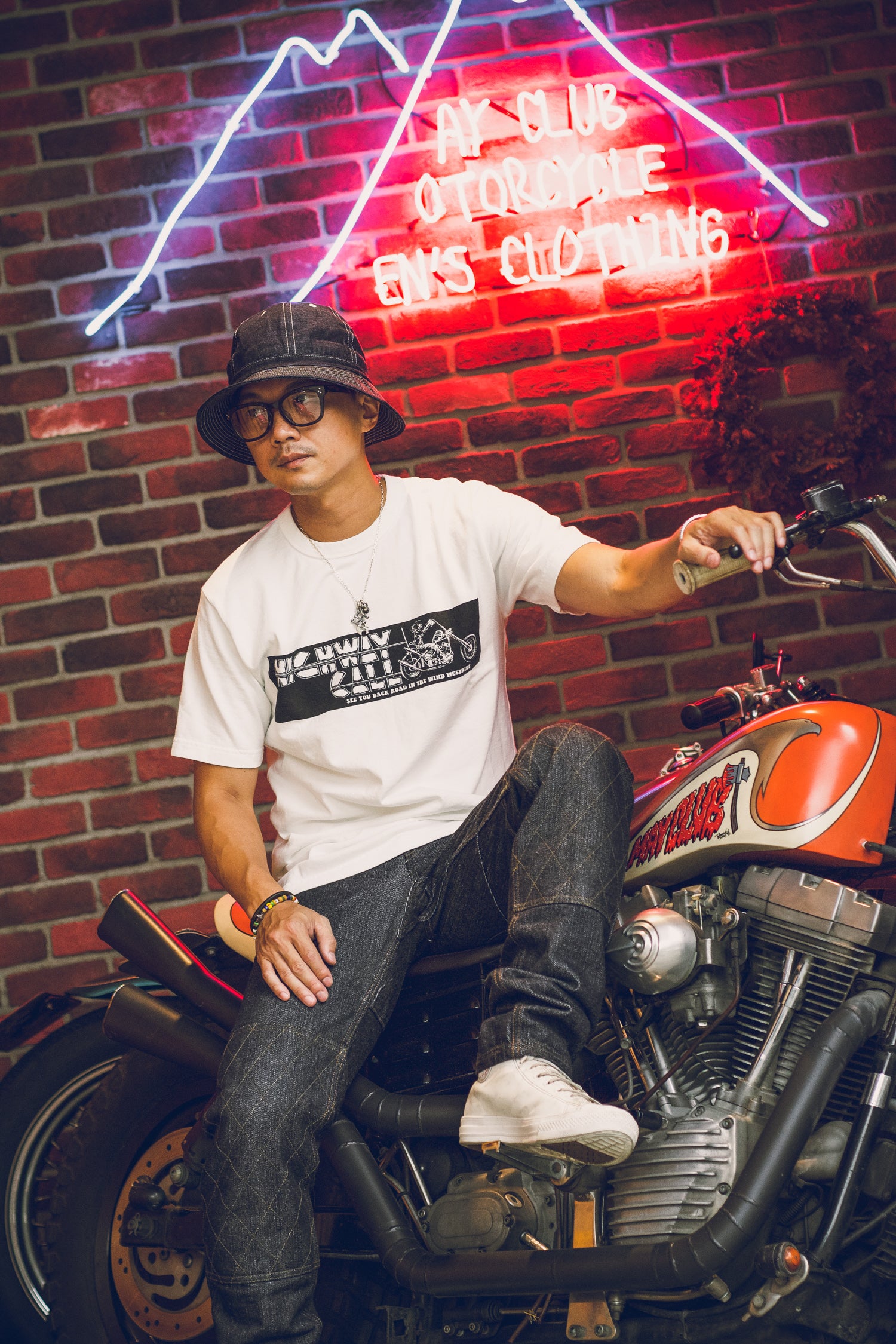 "HIGHWAY CALL" TEE - WHITE - May club