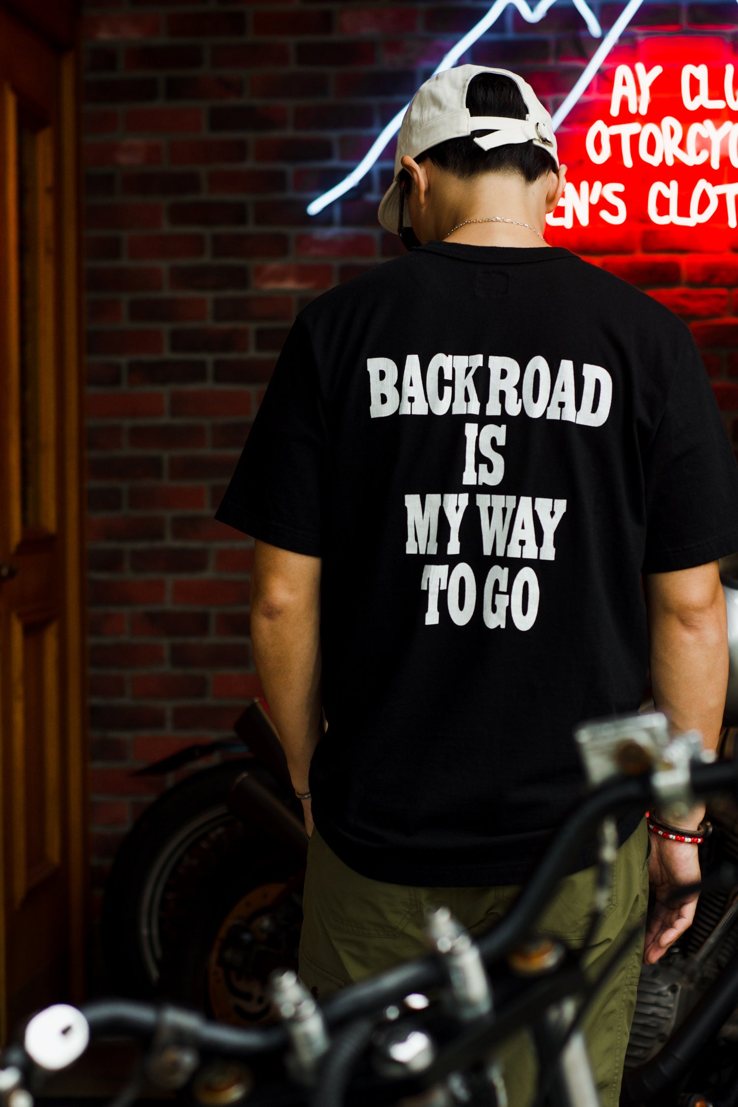 "MY WAY TO GO" TEE - BLACK - May club