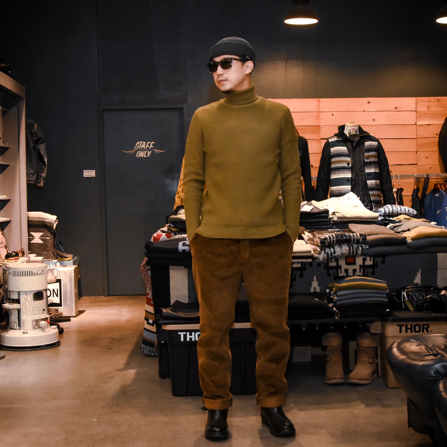 ACV-TR01CR8W HEAVY CORDUROY TROUSERS