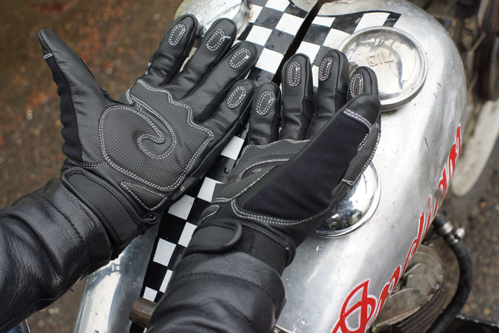 May club -【WESTRIDE】TEXTILE GLOVE - CROSS FLAGS（BLACK）