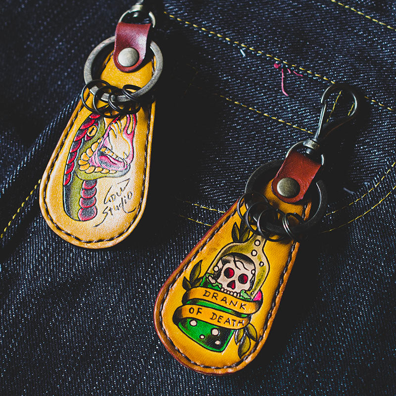 Shoehorn Keychain - chief snake - May club