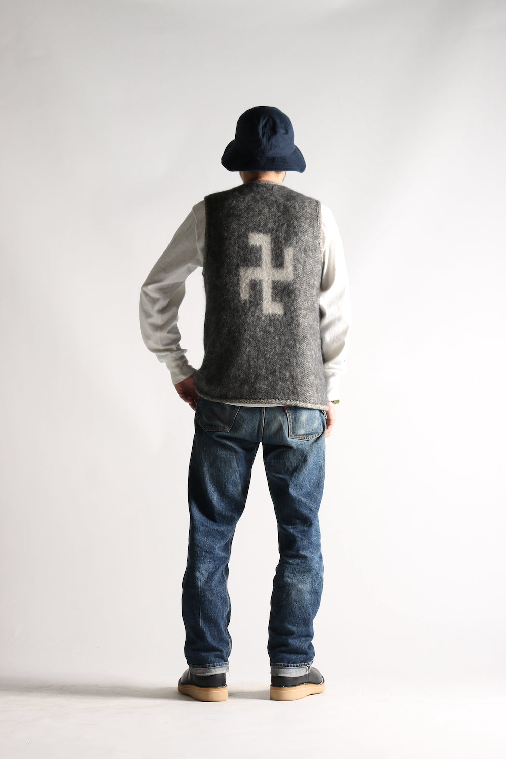 SWASTIKA MOHAIR VEST - GRY - May club