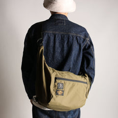 WATER RESISTANT SHOULDER BAG - OLIVE - May club