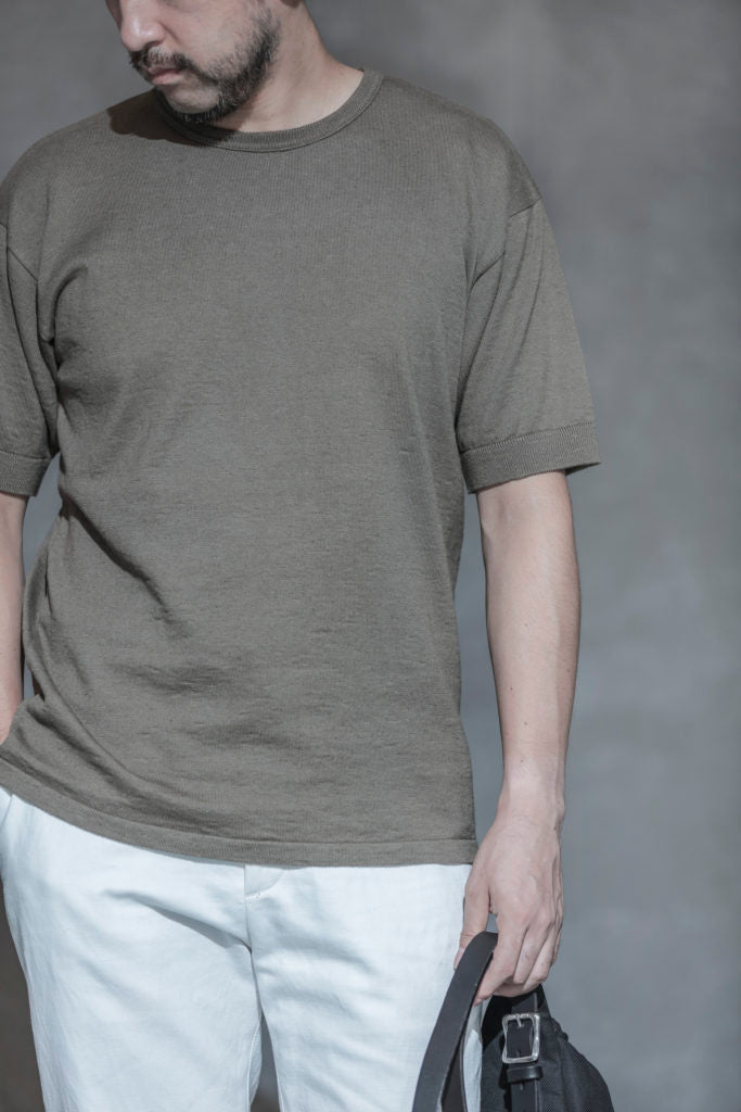 CREW NECK KNIT TEE - ARMY GREEN - May club