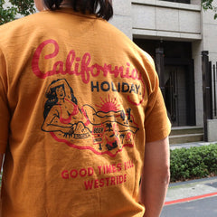 May club -【WESTRIDE】"HOLIDAY" TEE - COGNAC