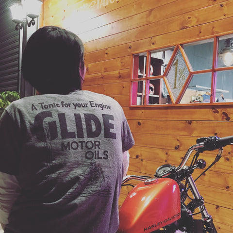 May club -【WESTRIDE】"GLIDE MOTOR OIL" TEE - GREY