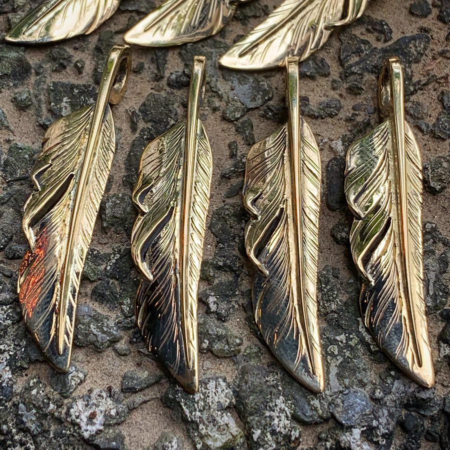 May club -【May club】LIMITED GOLD KNIFE FEATHER